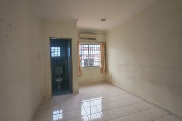 SL7, Bandar Sungai Long