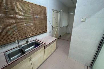 SL 6, Bandar Sungai Long