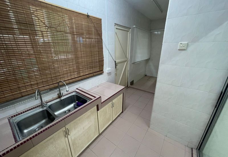 SL 6, Bandar Sungai Long