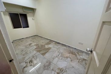 SL 6, Bandar Sungai Long