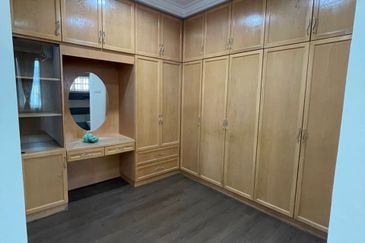 SL 6, Bandar Sungai Long