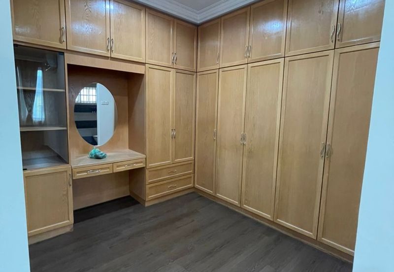 SL 6, Bandar Sungai Long