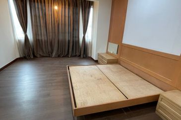 SL 6, Bandar Sungai Long