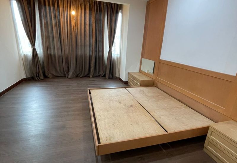 SL 6, Bandar Sungai Long