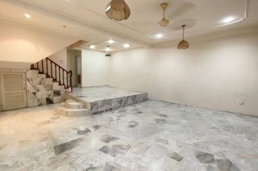 SL 6, Bandar Sungai Long