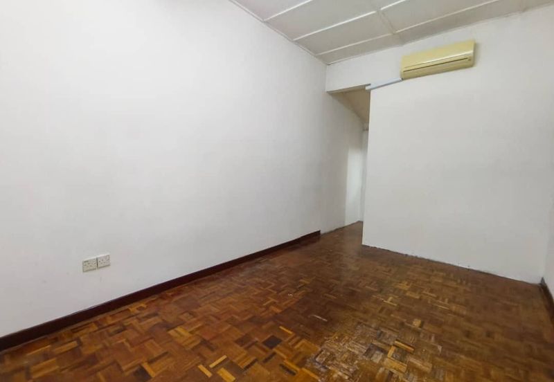 SL 6, Bandar Sungai Long