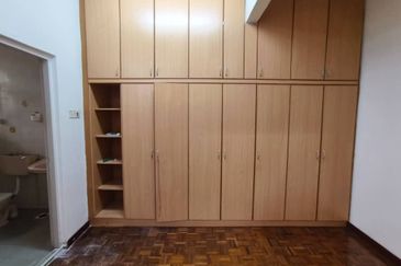 SL 6, Bandar Sungai Long