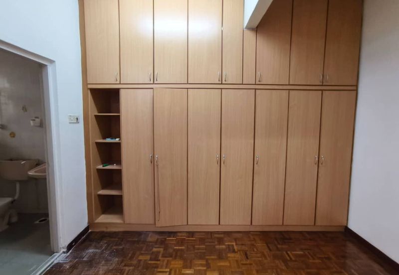 SL 6, Bandar Sungai Long