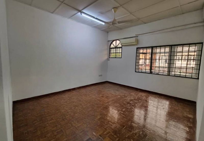 SL 6, Bandar Sungai Long