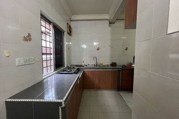 SL 6, Bandar Sungai Long