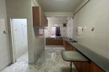 SL 6, Bandar Sungai Long