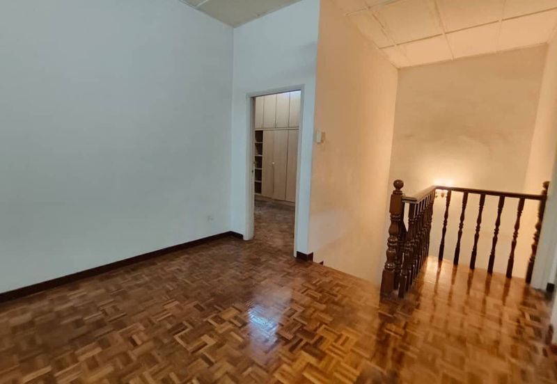 SL 6, Bandar Sungai Long