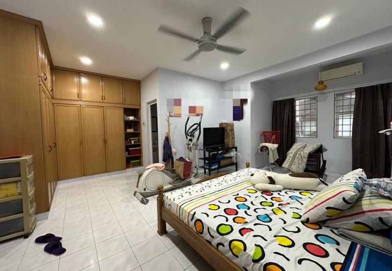 SL7, Bandar Sungai Long