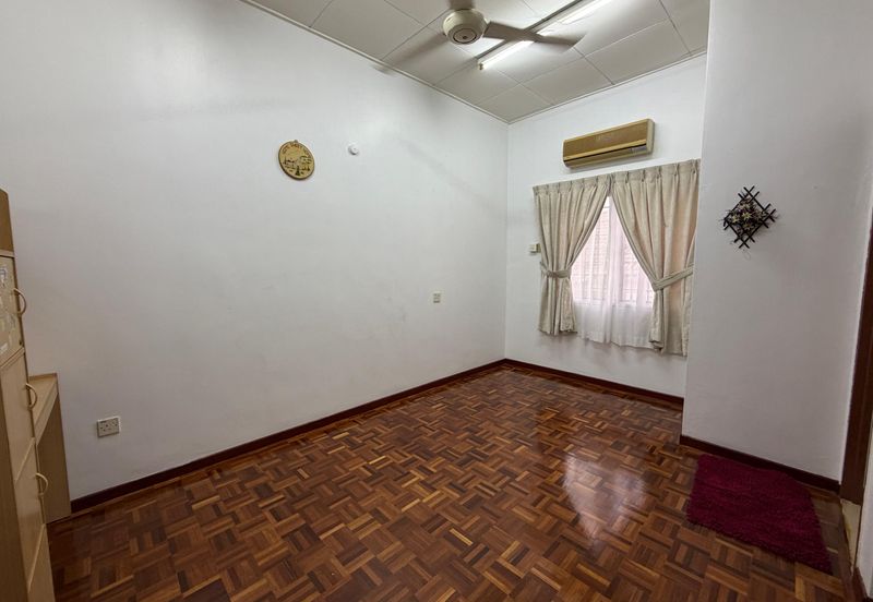 SL 4, Bandar Sungai Long