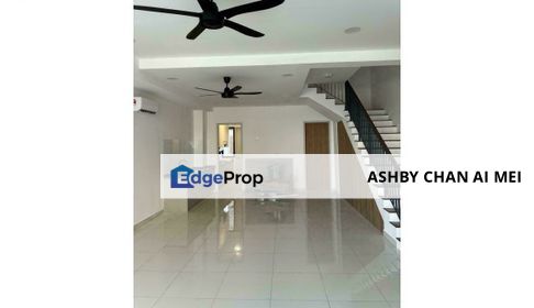 Taman Puchong Legenda, partially furnished with 9 aircon, 3 storey superlink house for rent , Selangor, Puchong