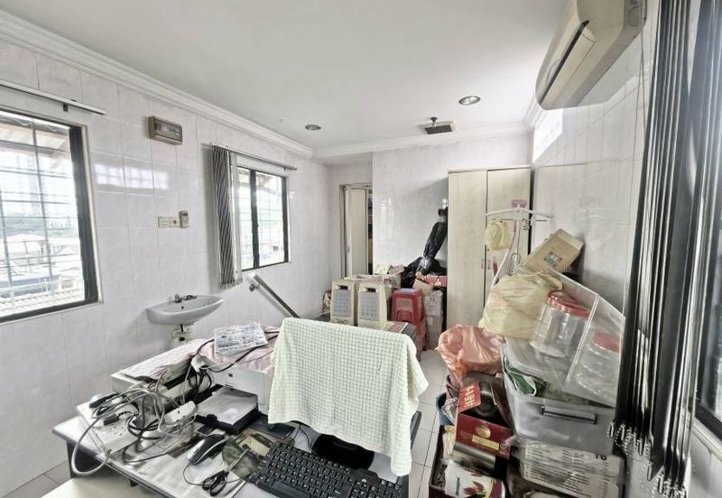 Happy Garden (Taman Gembira)