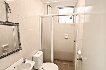 Villa Residence @ Goodview Heights