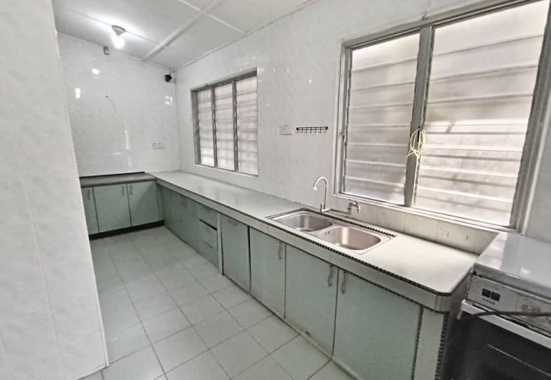 Seksyen 2, Bandar Country Homes