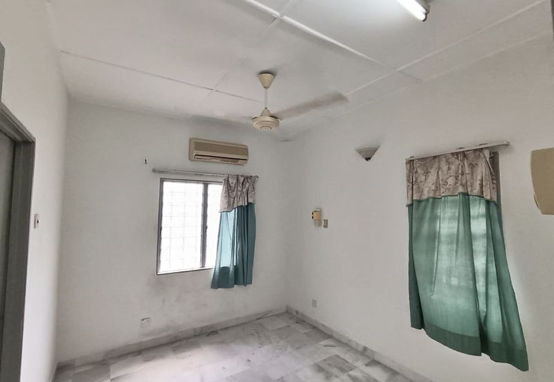 Seksyen 2, Bandar Country Homes