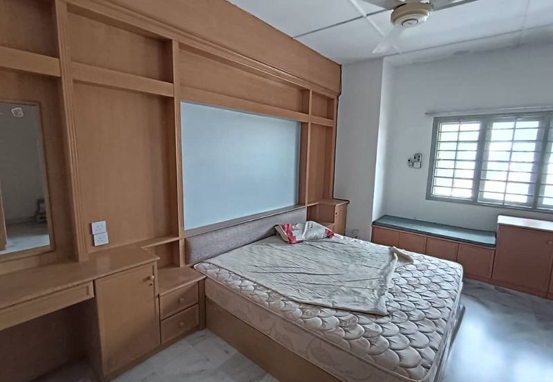 Seksyen 2, Bandar Country Homes