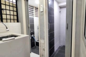 Pangsapuri Seri Mas, Taman Pinggiran Putra