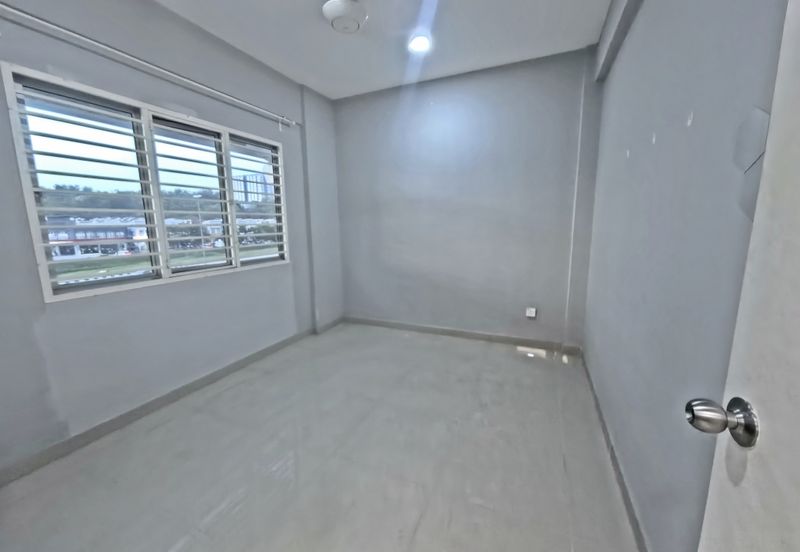 Pangsapuri Seri Mas, Taman Pinggiran Putra