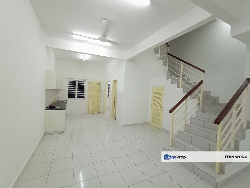 Freehold 3 Storey Bayu Heights 1 Balakong Seri Kembangan for Sale , Selangor, Balakong