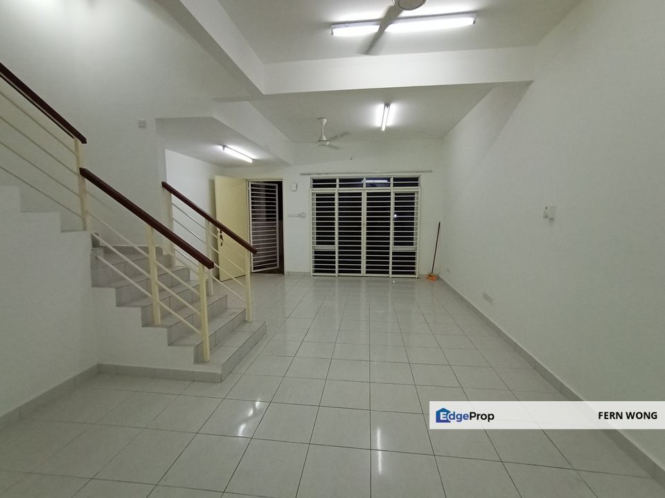 Freehold 3 Storey Bayu Heights 1 Balakong Seri Kembangan for Sale , Selangor, Balakong