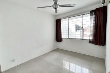 Semi-D 2 Storey House Taman Desa for Sale