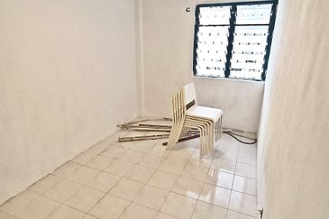 Ground Floor Pandan Indah Flat For Rent 