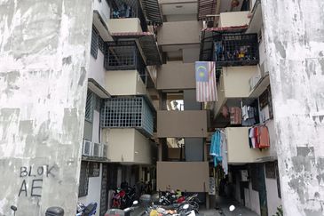 Ground Floor Pandan Indah Flat For Rent 