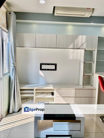 The wharf residence condo for sale below market price puchong, Selangor, Puchong