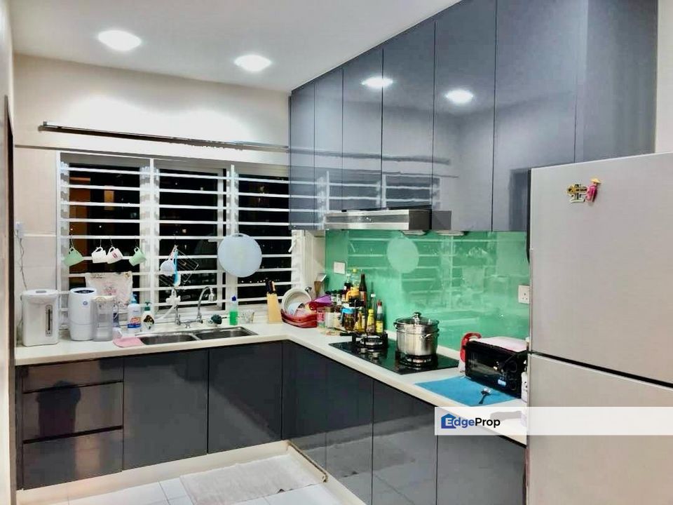 Casa tropika condominium for sale renovated unit fully furnished batu 14 puchong hartamas, Selangor, Puchong
