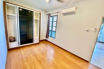 Zefer Hill Residence