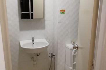 The Zest @ Kinrara 9