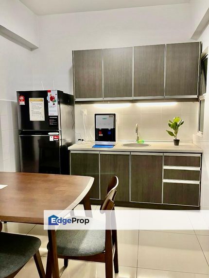 The zest condominium for sale renovated unit fully furnished near lrt station bandar kinrara puchong, Selangor, Bandar Kinrara Puchong