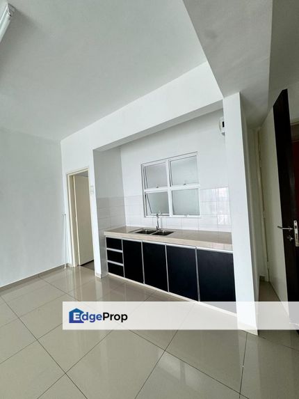 The zest for sale partly furnished unit bandar kinrara 9 puchong, Selangor, Bandar Kinrara Puchong