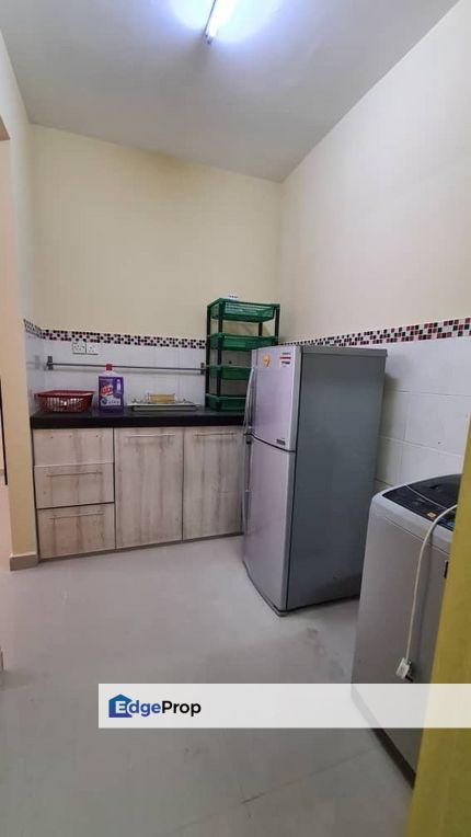 Baiduri court apartment for rent partly furnished bandar bukit puchong, Selangor, Puchong