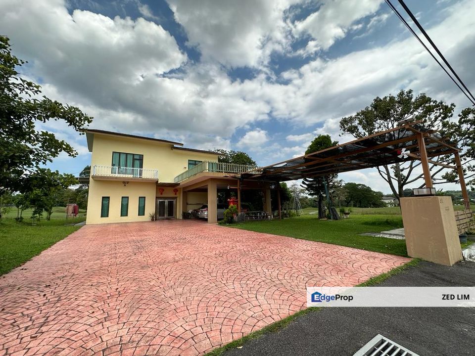 6R7B Bungalow Staffield Country Resort for Sale, Fully Furnished