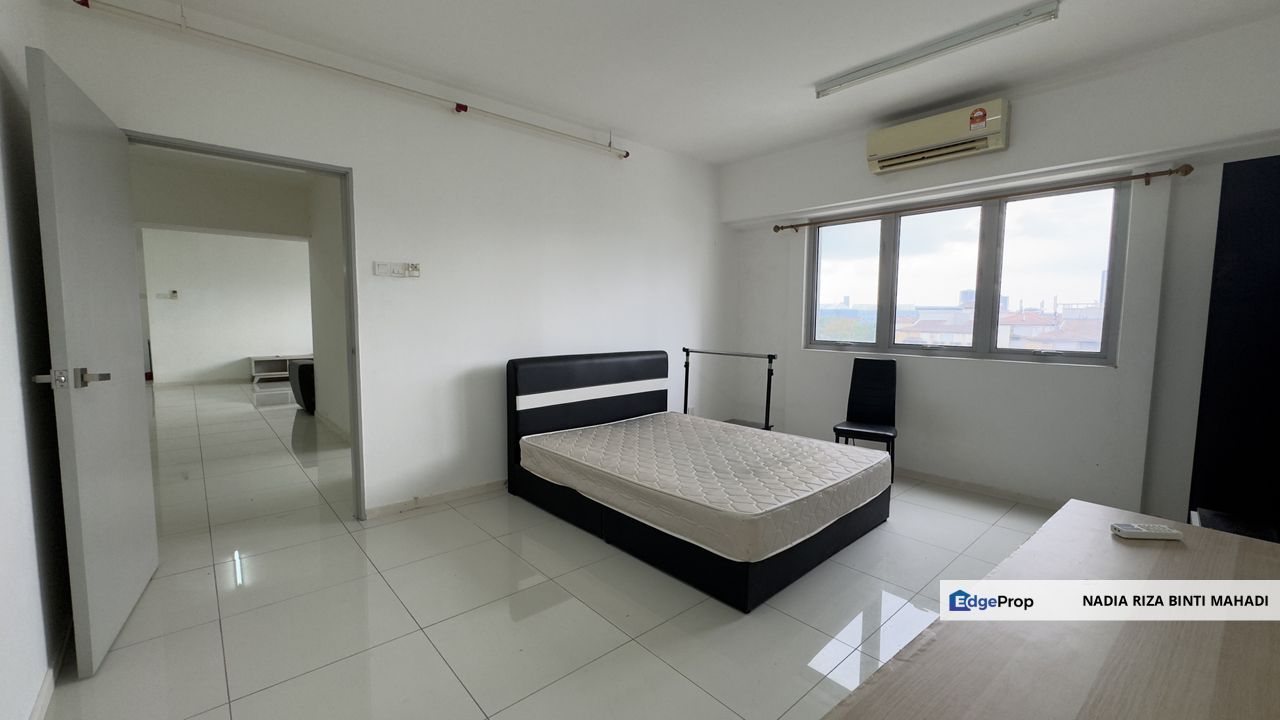 Below Market Spacious SOFO Suite at Paragon @ Pangea, Cyberjaya, Selangor, Cyberjaya