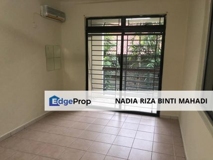 Spacious 4+1 bedrooms lower unit townhouse in Cyberia Townhouse, Cyberjaya, Selangor, Cyberjaya