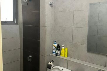 Lake Point Residence