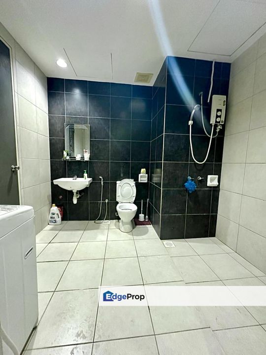 Fully Furnished 1-Bed Freehold Unit at D'Pulze Residence | Mall Access, Selangor, Cyberjaya