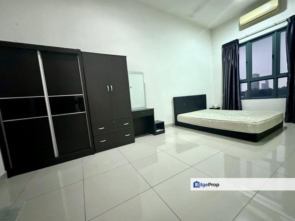 Fully Furnished 1-Bed Freehold Unit at D'Pulze Residence | Mall Access, Selangor, Cyberjaya