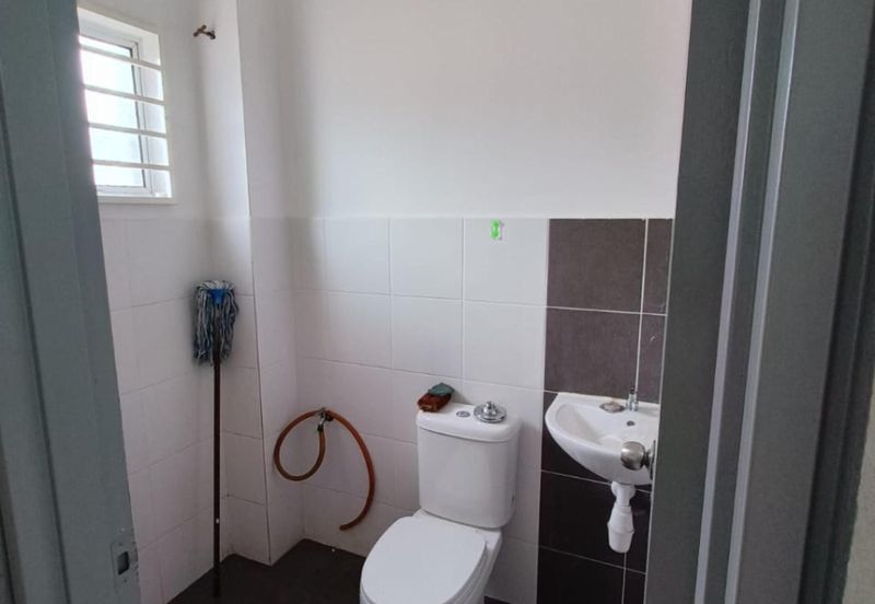 4-Bed Terrace "Like New" @ Taman Salak Cempaka Sepang