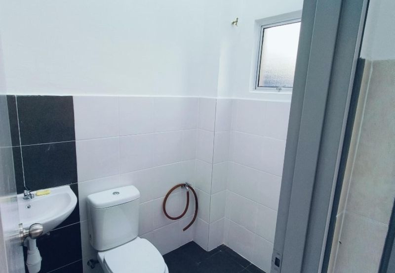 4-Bed Terrace "Like New" @ Taman Salak Cempaka Sepang