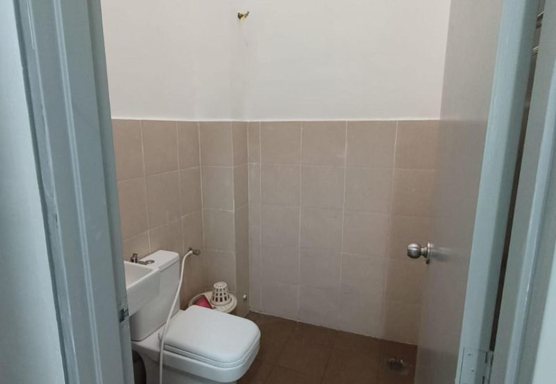 4-Bed Terrace "Like New" @ Taman Salak Cempaka Sepang