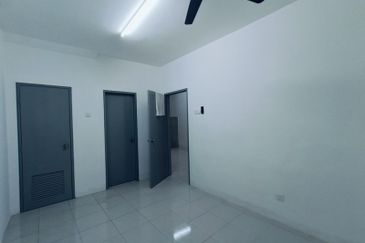 4-Bed Terrace "Like New" @ Taman Salak Cempaka Sepang