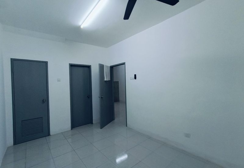 4-Bed Terrace "Like New" @ Taman Salak Cempaka Sepang