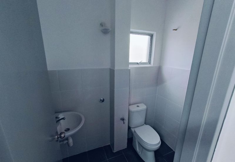 4-Bed Terrace "Like New" @ Taman Salak Cempaka Sepang